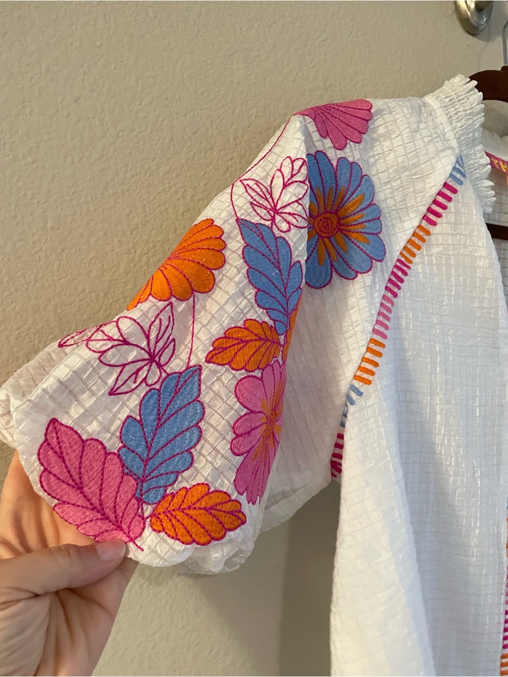 THML Floral Embroidered Puff Sleeves Ruffle Neck Texture Popover Top Size Small - Picture 5 of 8